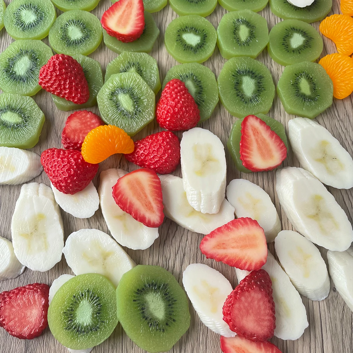Simulated Food Strawberry Props Artificial Fake Fruit Slices To Decorate Fake Models in Fruit Shops