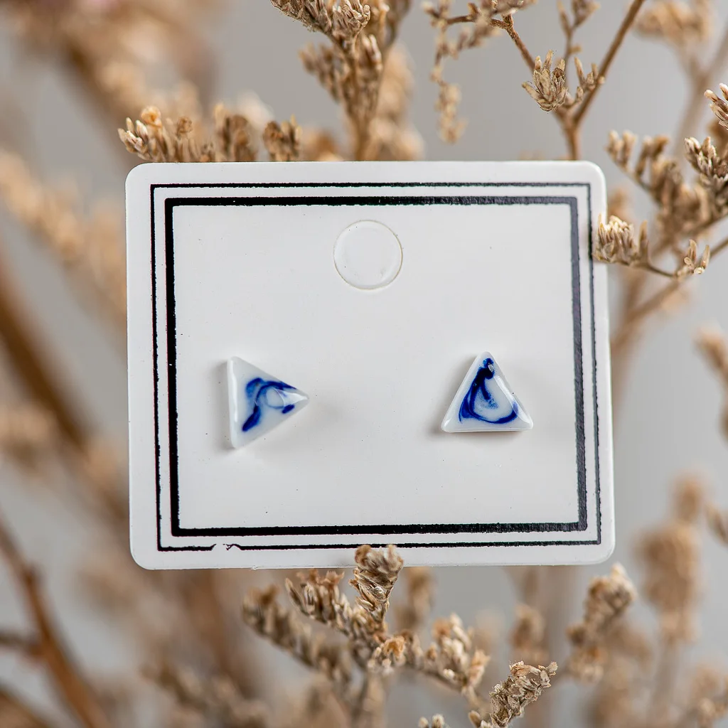 Petites Boucles d'Oreilles Exquises en Céramique Bleue et Blanche, Accessoires Gothiques Pehonneur à la Main, Bijoux Cadeau # XN337