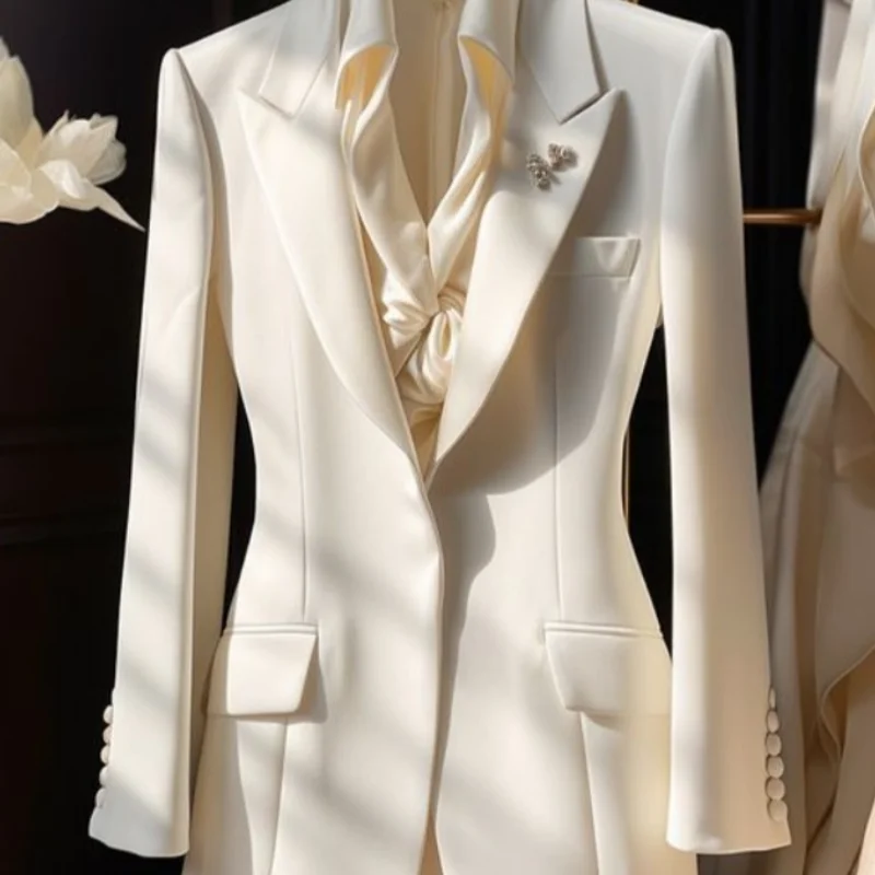 High-end Sense Fried Street Small Suit 2024 European High-end Fashion Small Fragrance Quality Waist White Suit Jacket Woman