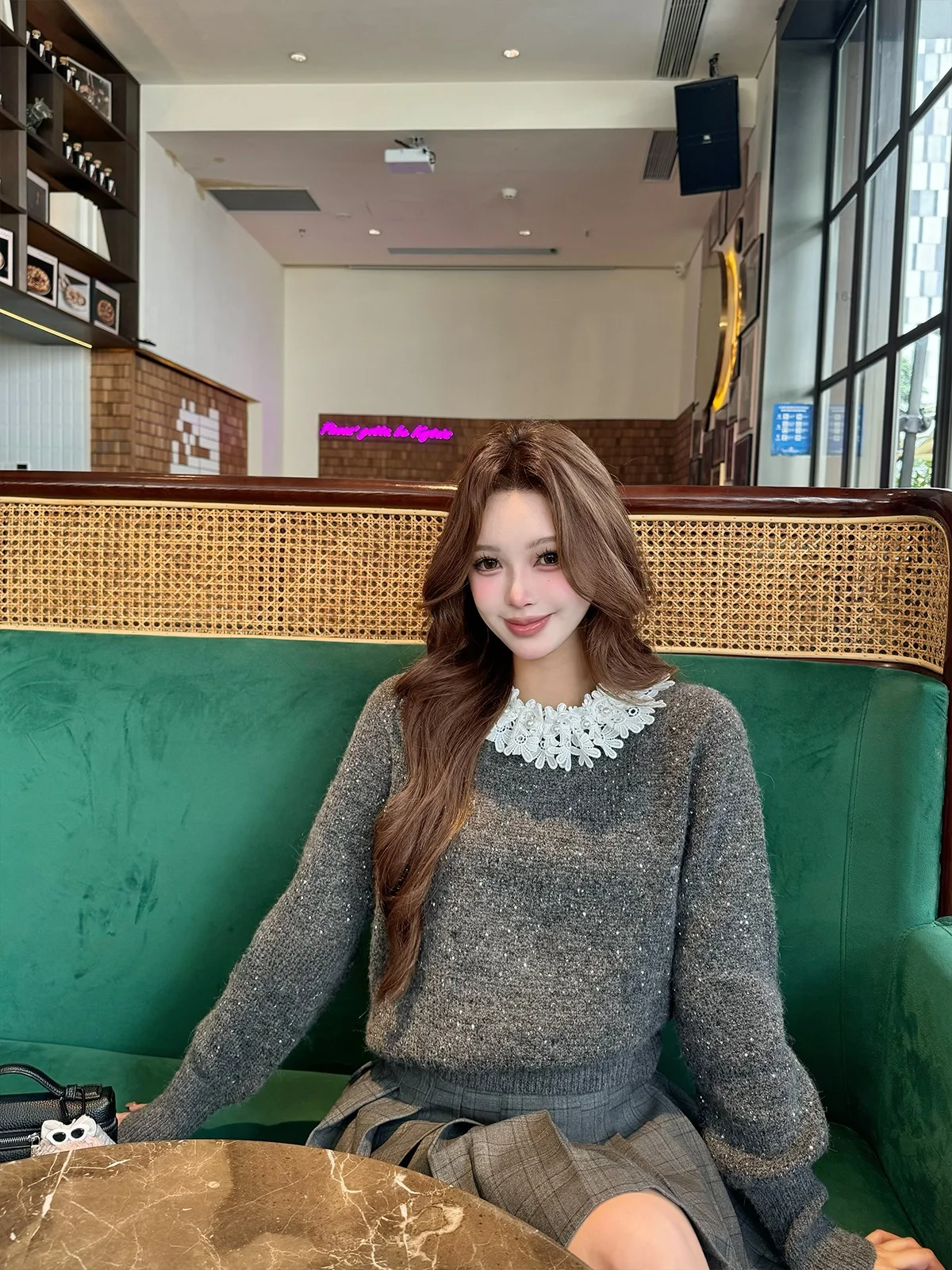 

Свитер JONIbyBEB из смесовой шерсти и шелка с жемчужным декором, свободного кроя, с длинными рукавами, утепленный, для зимы, для повседневной носки, из других материалов