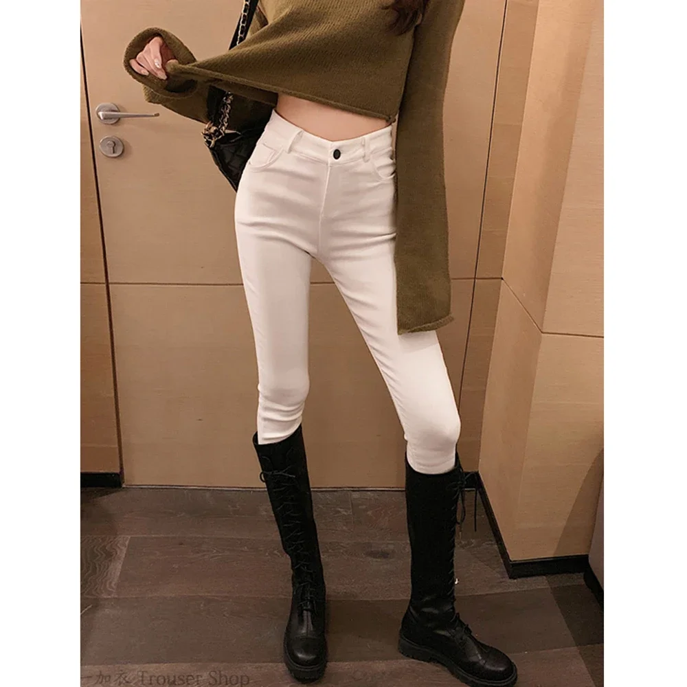 Reinweiß hohe Taille Winter Denim Jeans Frauen abnehmen fit dünne Bleistift hose elastische Stretch Samt Hot Futter Hose lj411