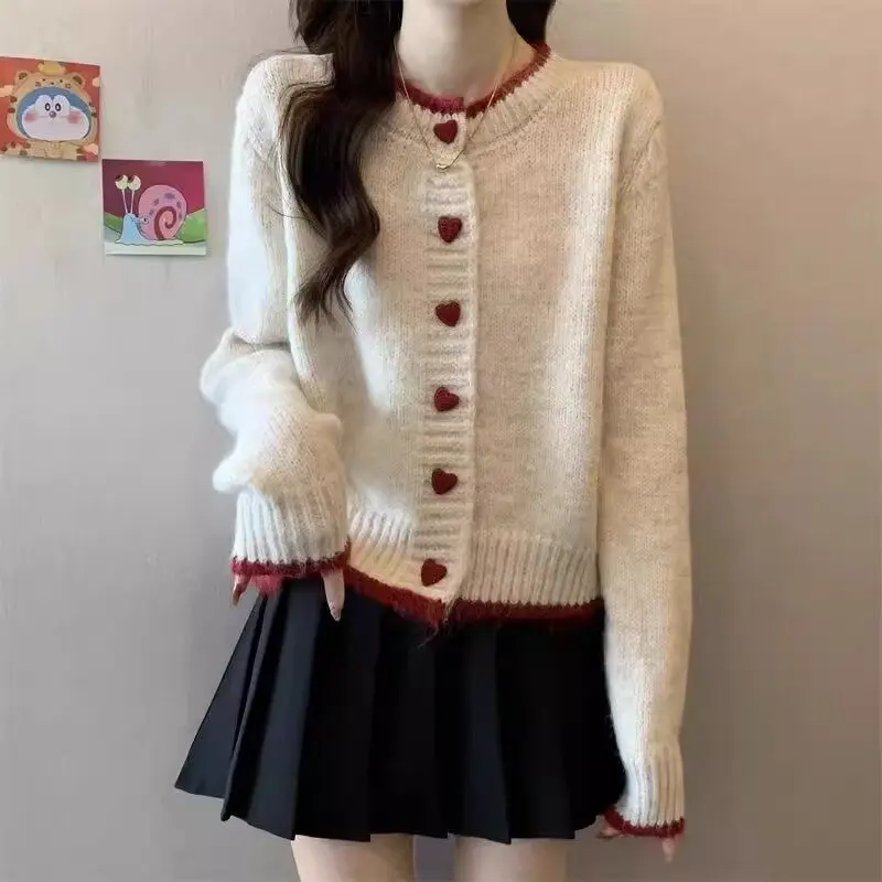 pull-en-tricot-boutonne-pour-femme-design-2025-tendance-confortable-en-tissu-doux-tricote-a-la-main