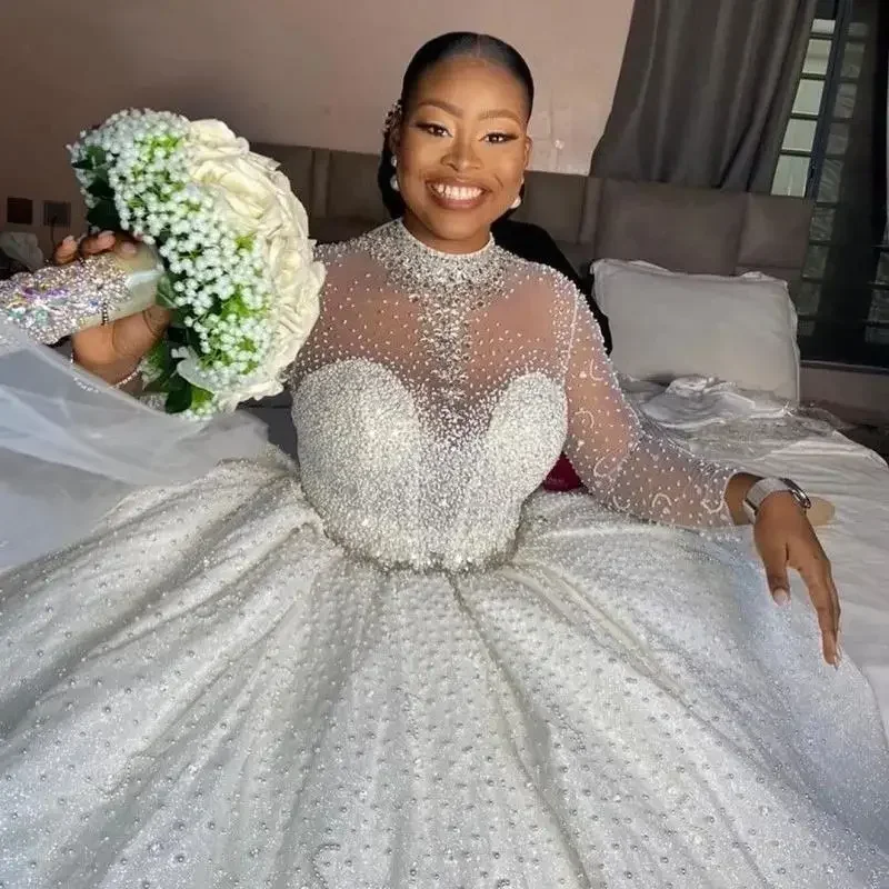 Customized Long Sleeves Sequins Beads Wedding Dresses Dubai Sheer Neck Appliques Glitter Puffy Woman Elegant Bride Gown