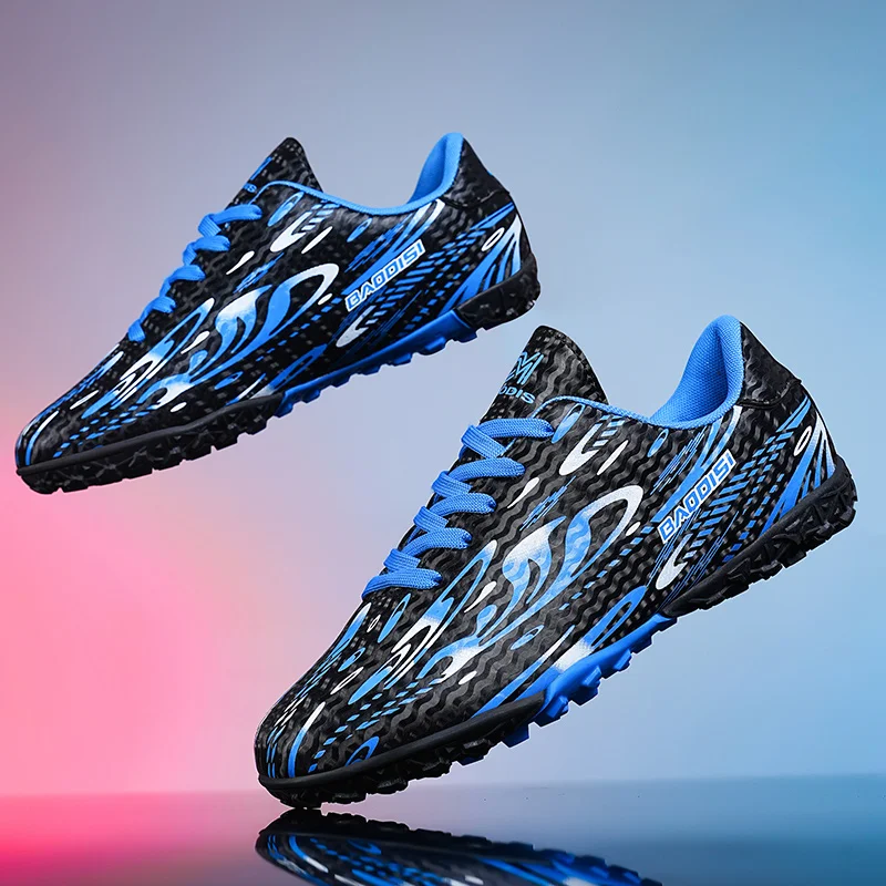 

New Men Professional Training Football Boots Soft Soccer Shoes Ultralight Sneakers Unisex Grass Cleats Match Sport Breathable