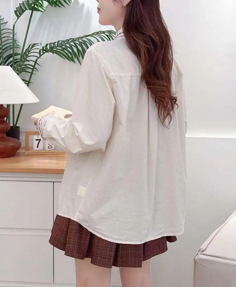 Japanische Süße Mori Mädchen Floral Stickerei Baumwolle Shirts Frauen Frühling Drehen Unten Kragen Langarm Casual Lose Bluse Tops