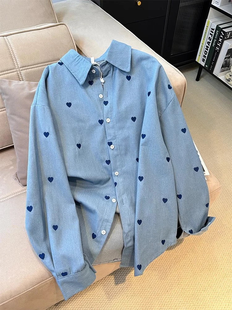 

Повседневный длинный све в стиле ретро с принтом сердца, свободный крой, устойчивый к морщинам воротник на пуговицах для женщин, весна-осень, модный синий...