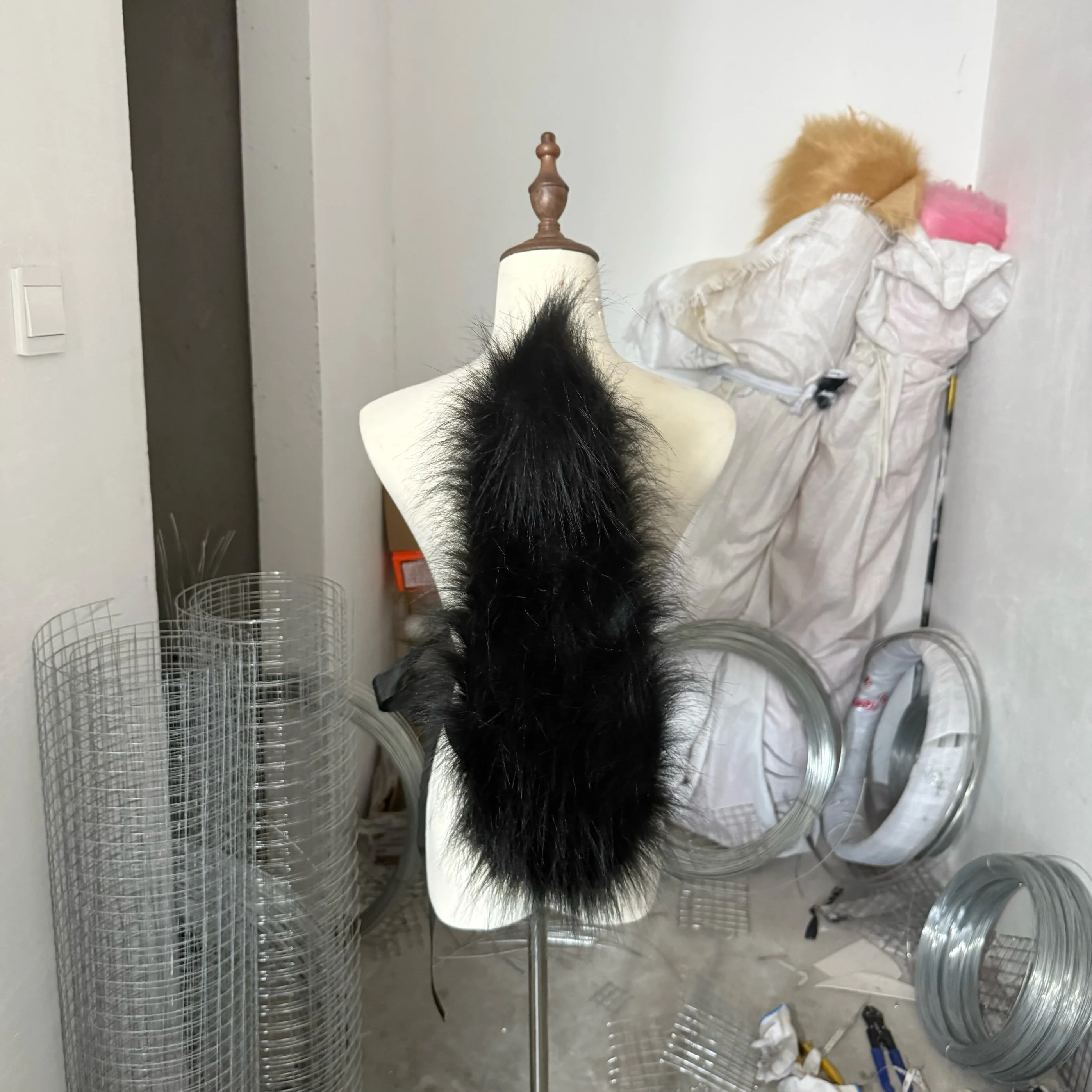 Neue handgemachte Arbeit schwarz Eichhörnchen Schwanz Fuchsschwanz Cosplay Prop für Spiel Party nach Maß