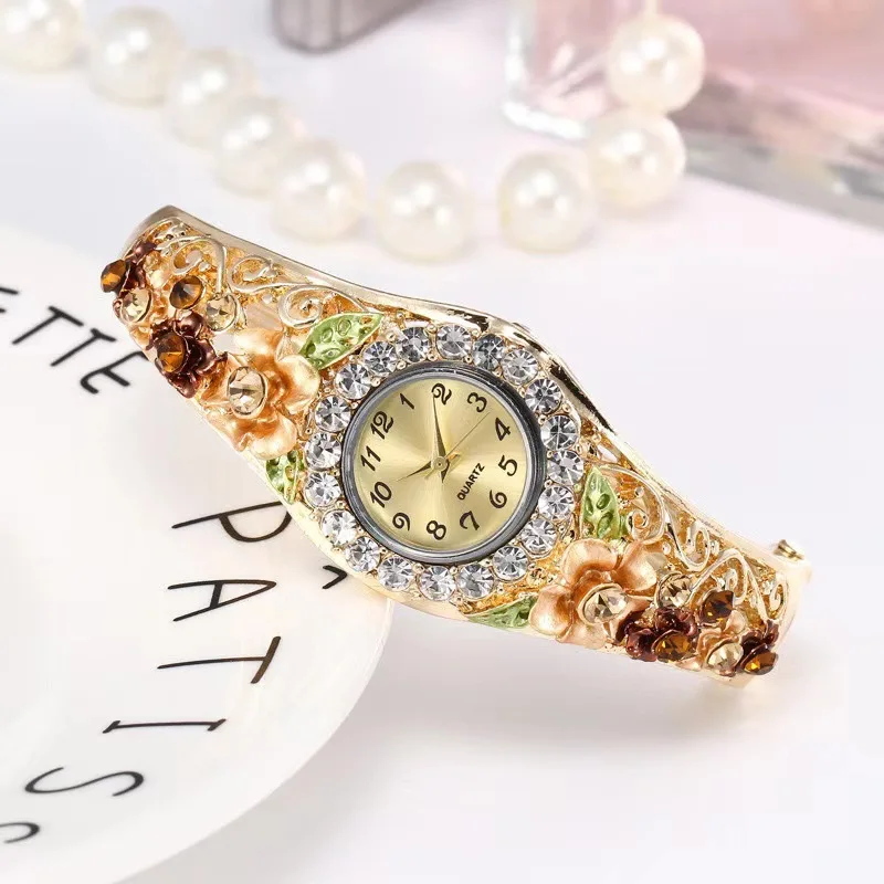 Nuovo orologio da polso vintage con strass per donna, elegante orologio da polso da donna con quadrante piccolo e fiore