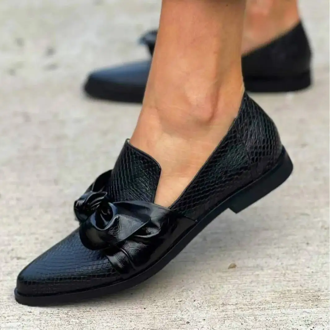 

2025 British Black Pu Leather Low Heel Pointed Toe Shoes Loafers Casual Women's Shoes