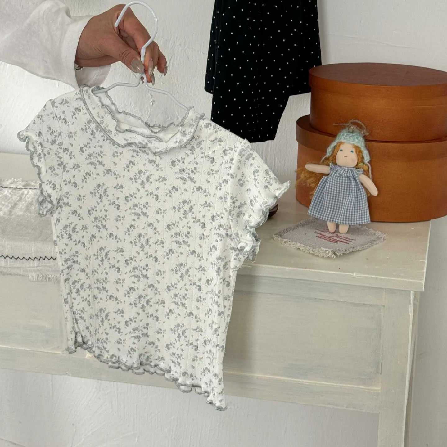 Childrens Short Sleeve 2026 Summer New Sweet and Cute Versatile Fashionable Girls Short Sleeve with Delicate Floral Edges