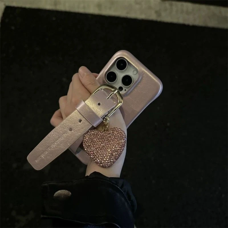 

Mermaid Powder Flash Diamond Love Wristband Mobile Phone Case Suitable for iPhone14Promax15 Drop-resistant Protective Case
