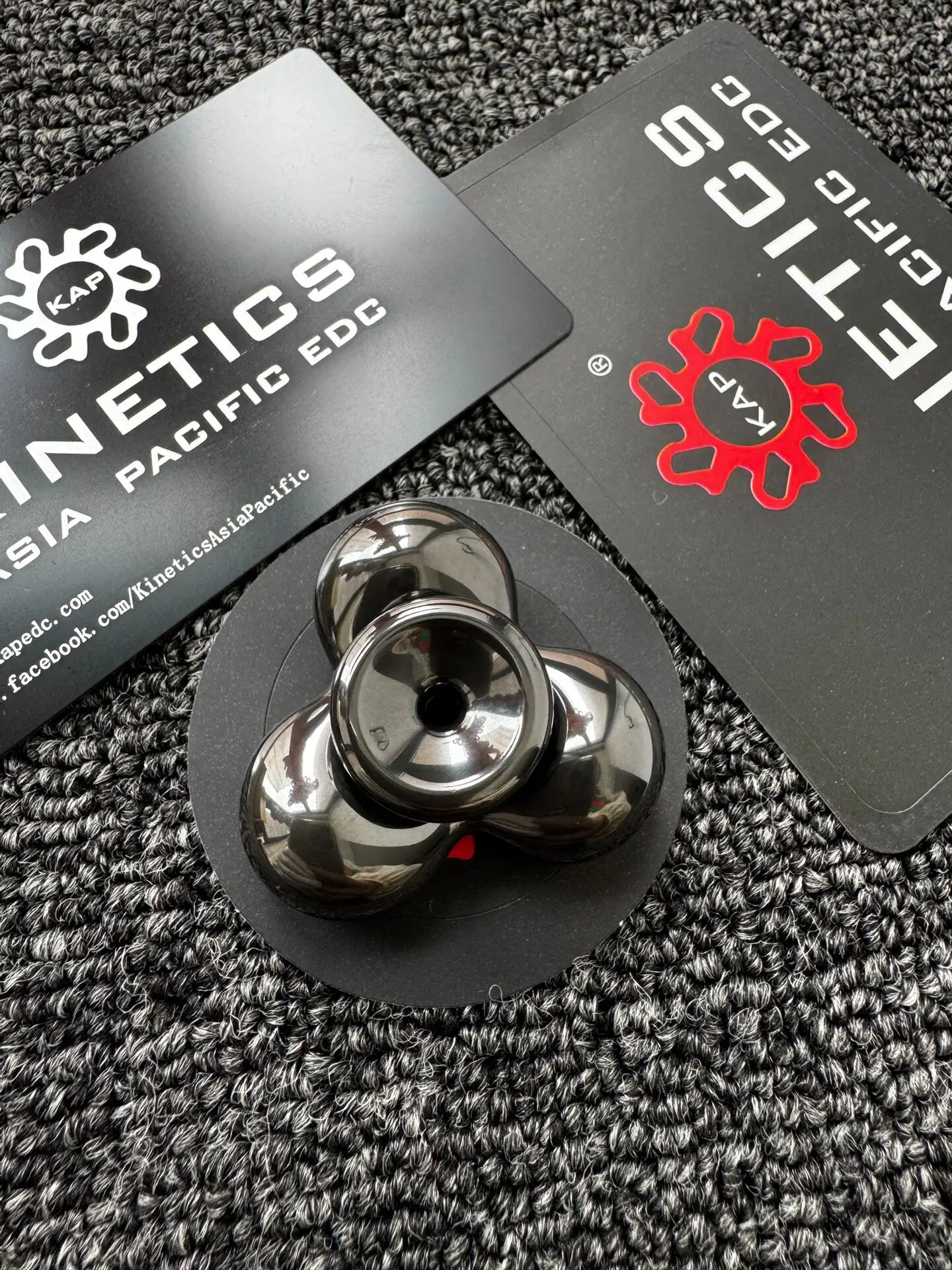 Used EDC Asia Pacific Dynamics, Three-page Cell Mini Zirconium Throwing, Fingertip Gyro Edc Metal Decompression