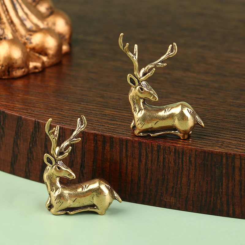 Figurine l'inventaire de wapiti de Noël en laiton rétro, accessoires de décoration de festival, mini statue de cerf, ornement de bureau ouvertement, 1PC