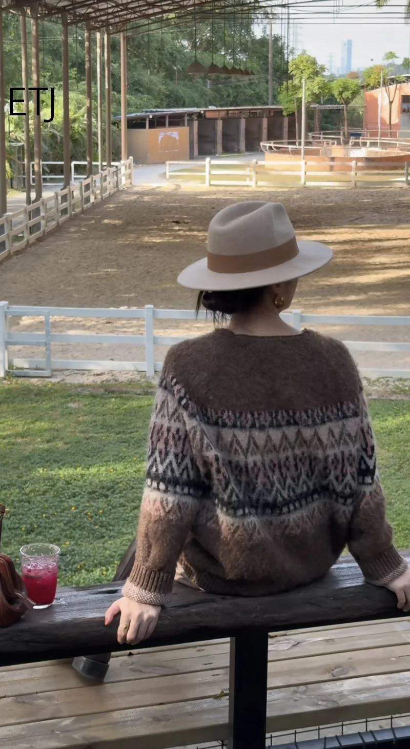 ETJ 2025 dames nieuwe elegante zachte ronde hals lange mouwen kleur effect jacquard gebreide warme losse versie van de trui