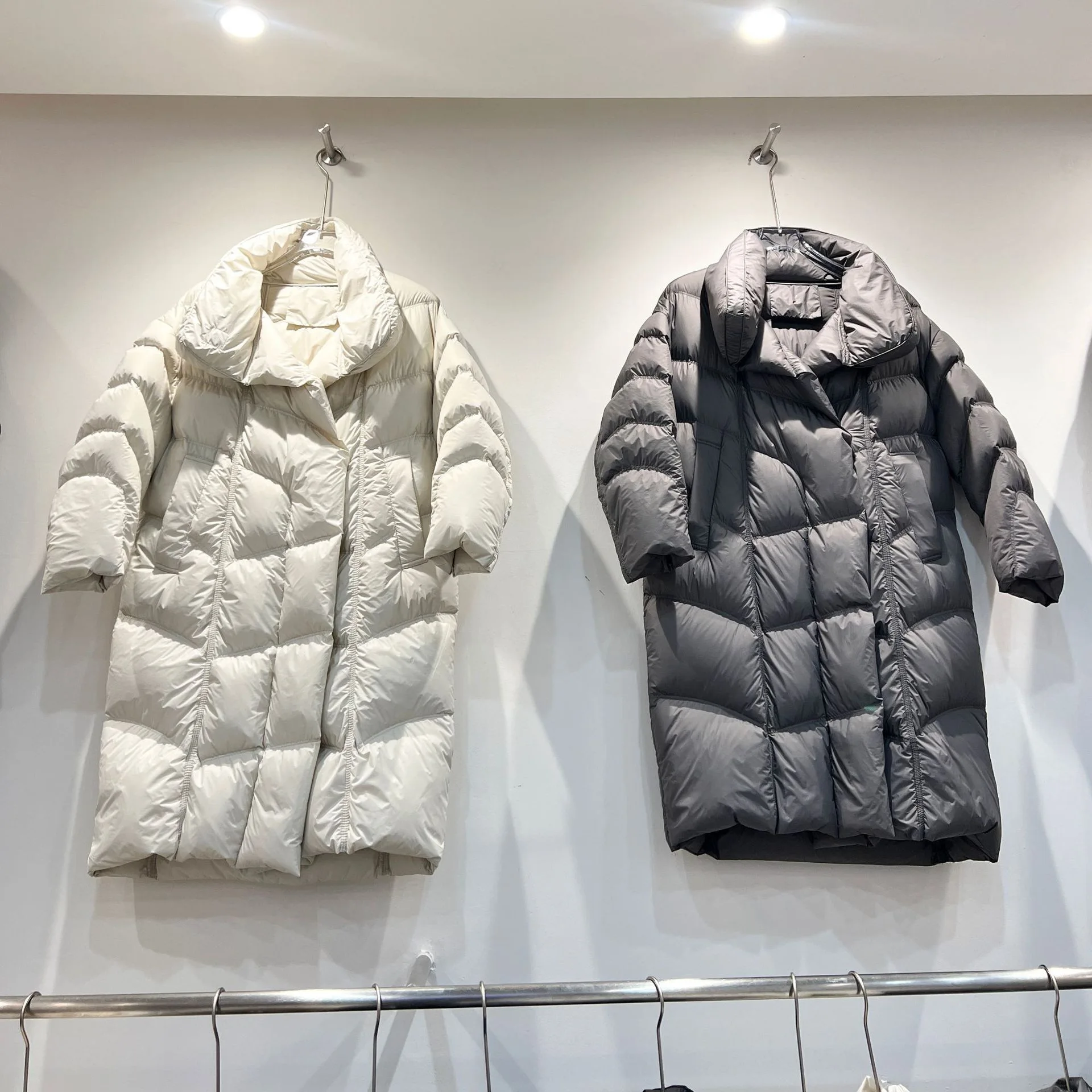 

Winter White Duck Down Long Snow Parka Loose Thick Down Puffer Jacket for Women Medium Long Casual Fashionable Coat