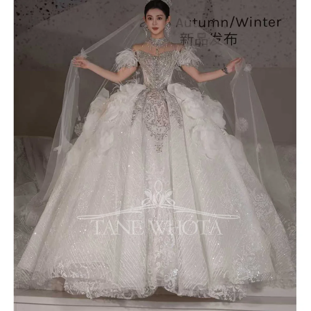 우아한 연인 오프 숄더 비즈 장식이 달린 깃털 웨딩 드레스 맞춤형 신부 가운