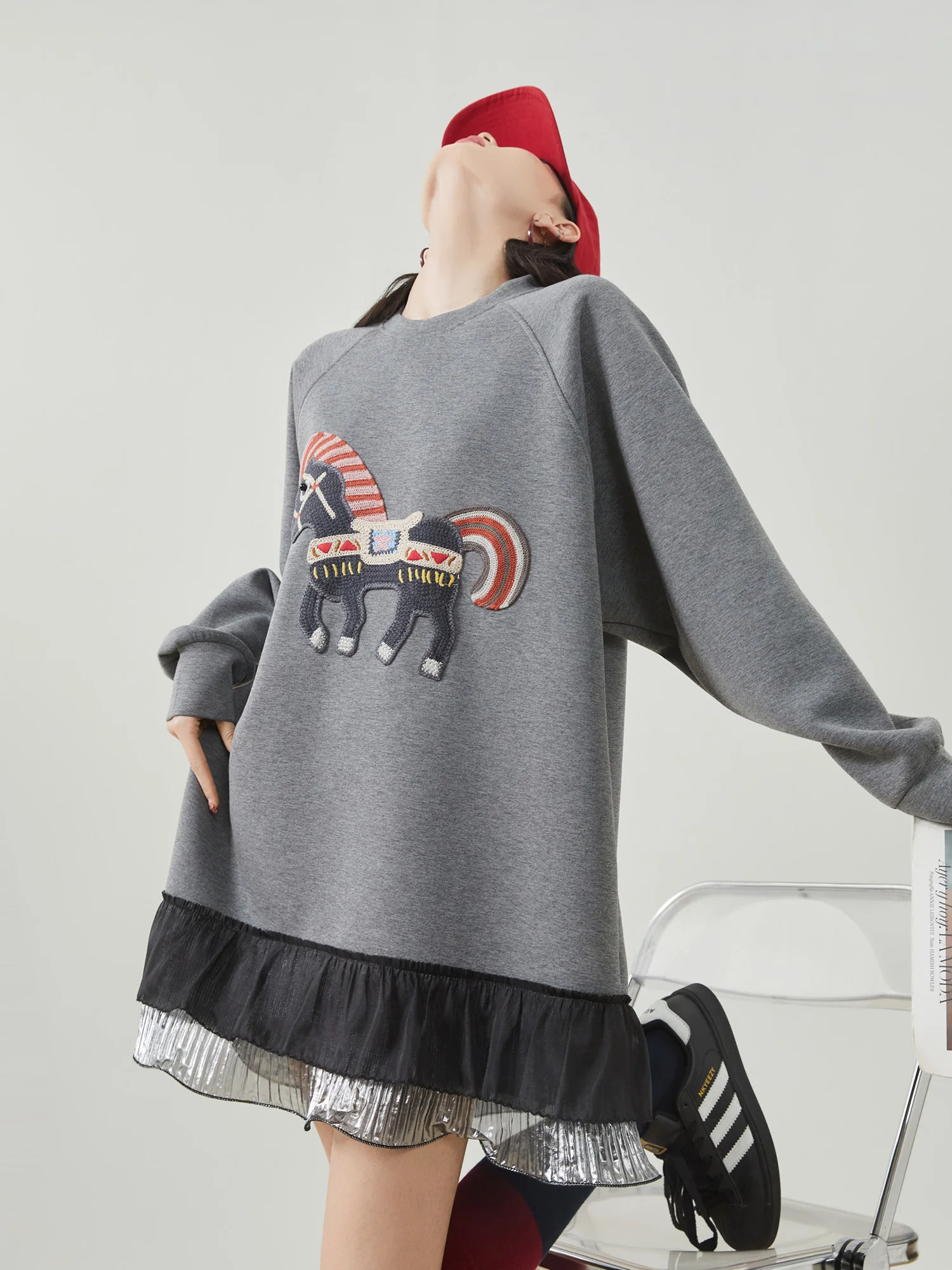 

Женское повседневное платье миди с вышивкой, круглым вырезом, длинными рукавами, свободного кроя, с панелями, в корейском уличном стиле