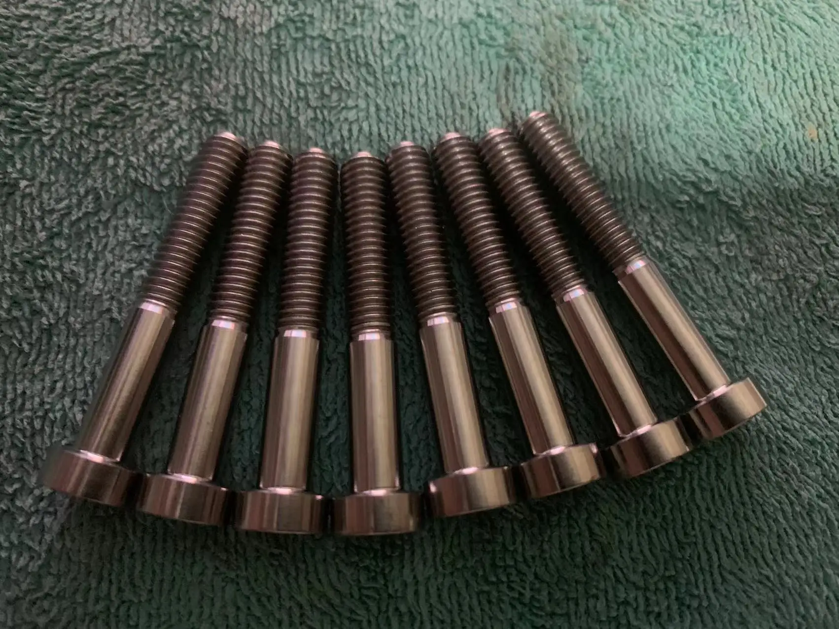 برغي سداسي من سبائك التيتانيوم برأس رفيع ، غطاء مقبس سداسي ، DIN7984 ، M8x10 ، 12 ، 15 ، 18 ، 20 ، 22 ، 28 ، 40 ، 50 ، 60 ، 60 ، Gr5