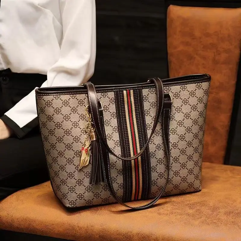 

Luxury Parisian Diaper Bags For Women: Classic Designer Leather Shoulder Bag, Minimalist Vintage Elegant Fashionable Tote Bag