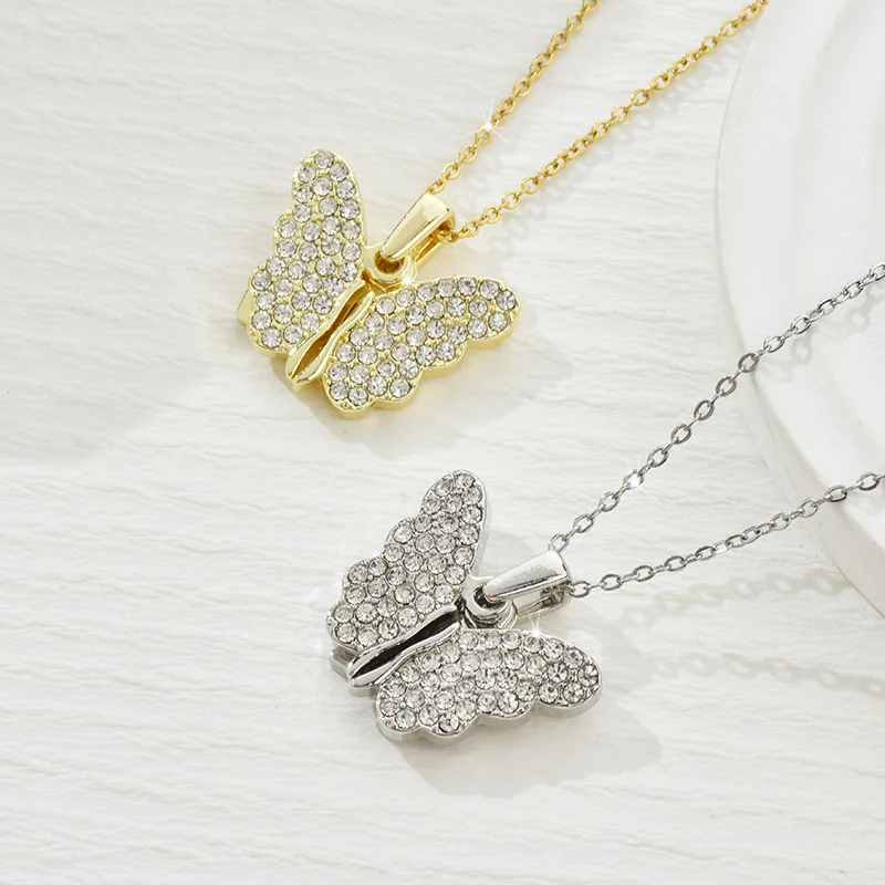 

Butterfly pendant necklace lock, fashionable chain heart wing, stylish and trendy