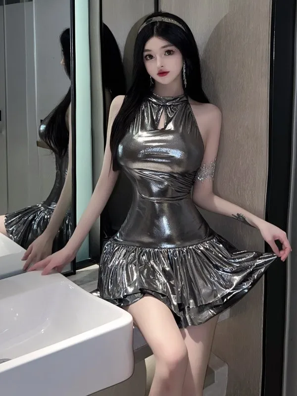 Passion Mature New Spicy Girl Design Metal Feel Hanging Neck Sleeveless Sexy Dress Female Open Backpack Hip Short Dress AUCW