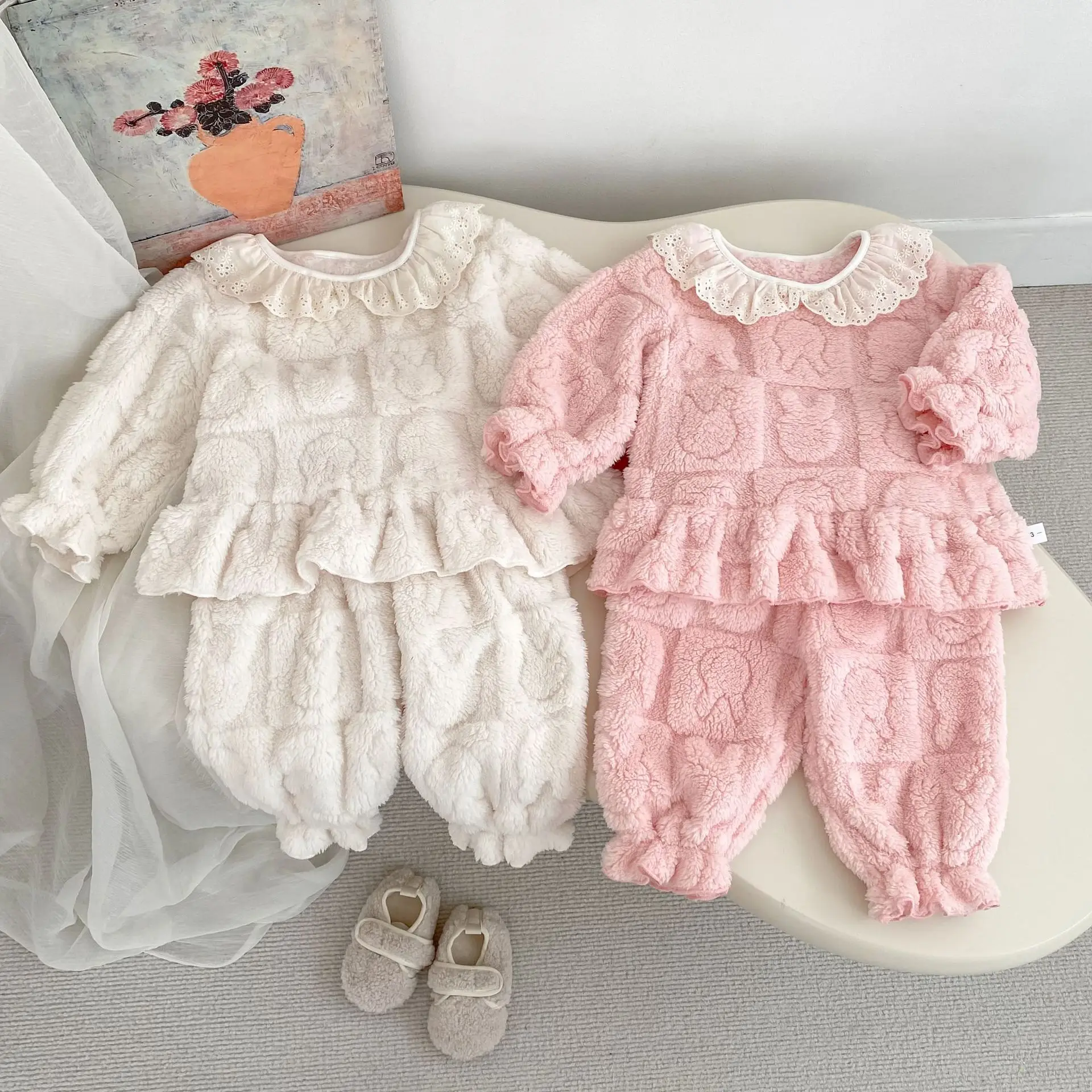 2025 Winter Girls' Velvet Sleepwear Two Piece Set, Western Style, Baby Girl Lace Collar Coral Velvet Home Furnishing Set