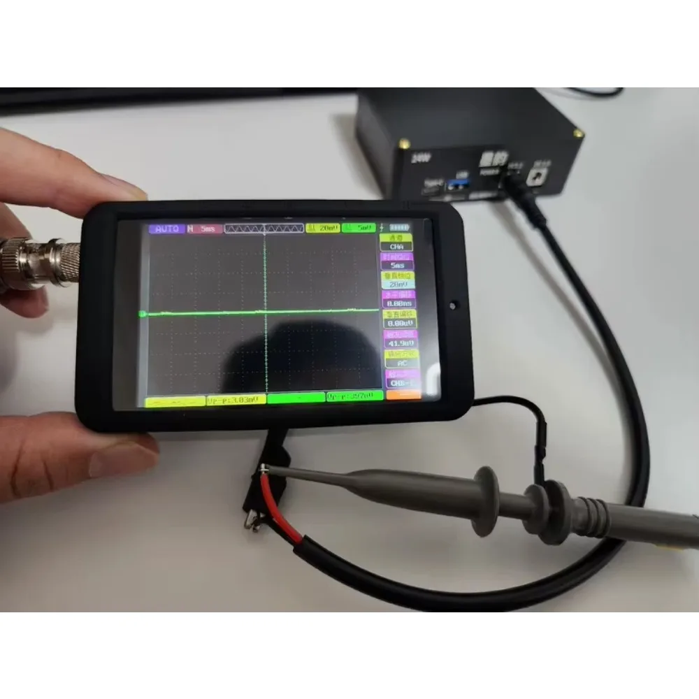 Catu daya terisolasi linier 24W, mendukung output simultan 12V dan 5V.