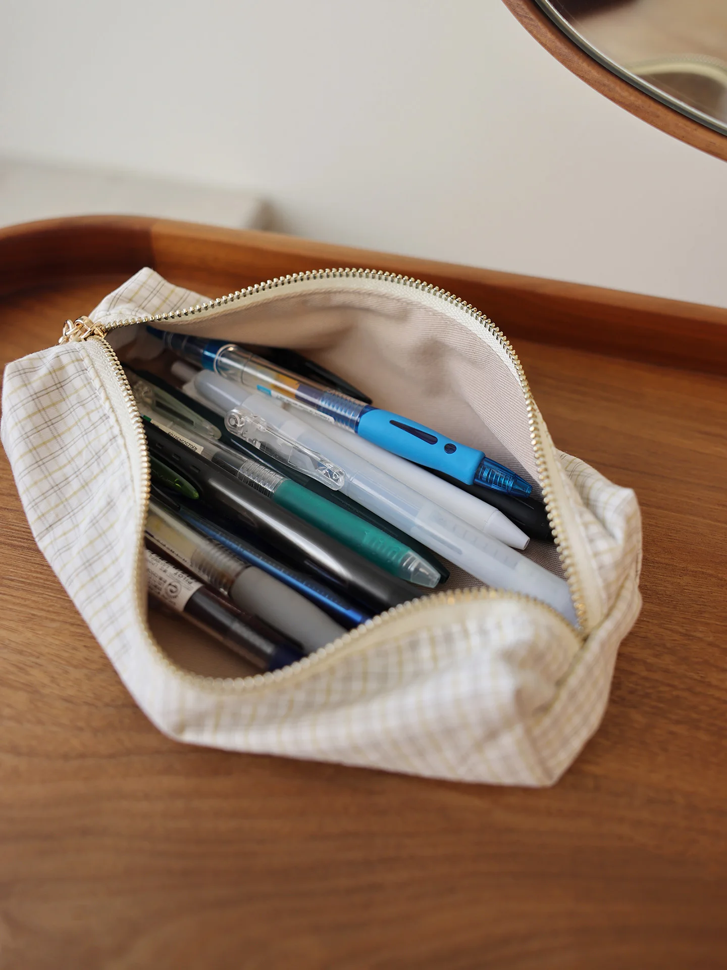 Pencil case, stationery box, makeup brush, eyebrow pencil storage bag, portable Japanese-style plaid storage bag for students