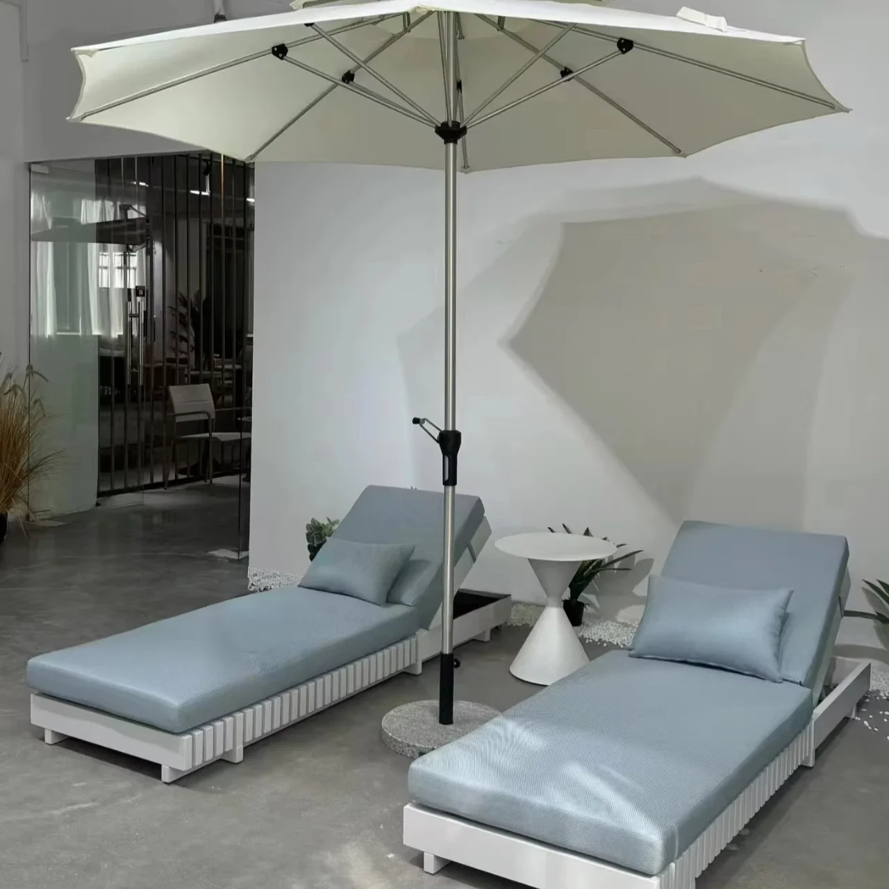 Modern Outdoor Garden Hotel Poolside Beach Chaise Lounge Aluminum Sunbed Waterproof Solid Wood Teak for Exterior Park Use