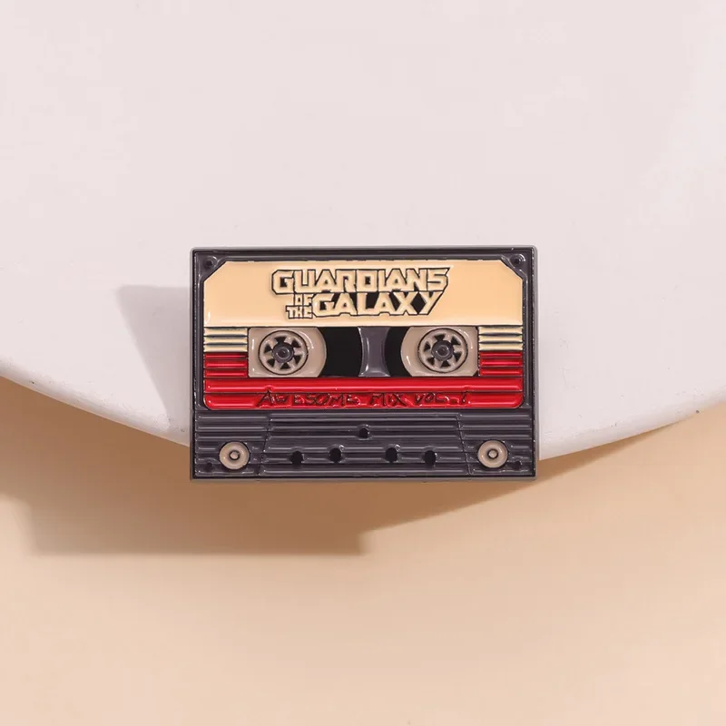 شخصية راديو الشريط التصميم بروش خمر سلسلة الموسيقى الموضة سبيكة شارة ملحق دبابيس هدية بالجملة للأصدقاء