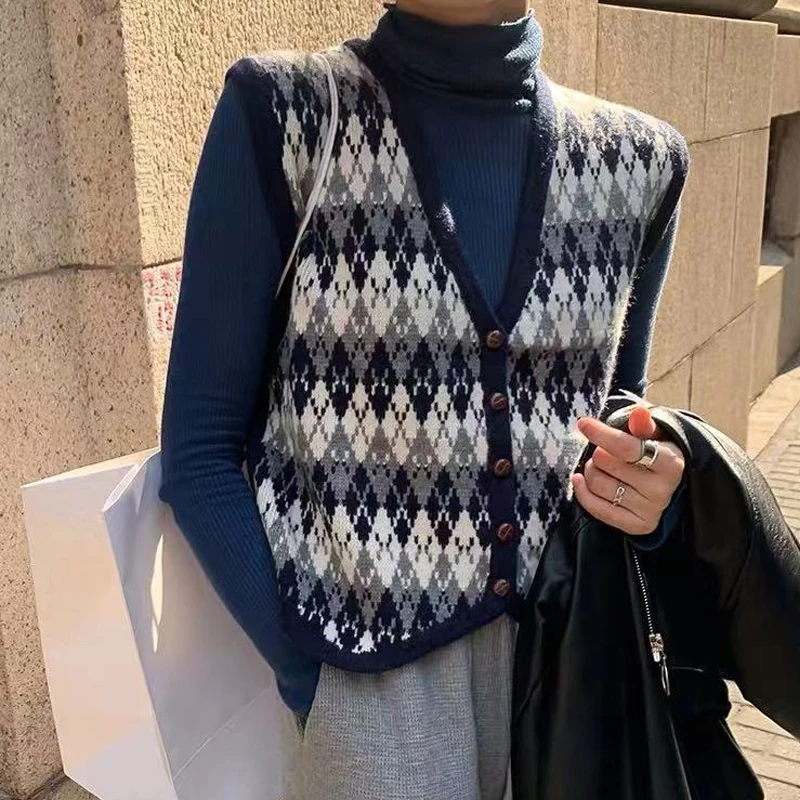 Retro Printed V-neck Knitted Vest for Women in Autumn 2024 Loose Korean Style Versatile Sweater Vest  Gilets Sans Manches 30989