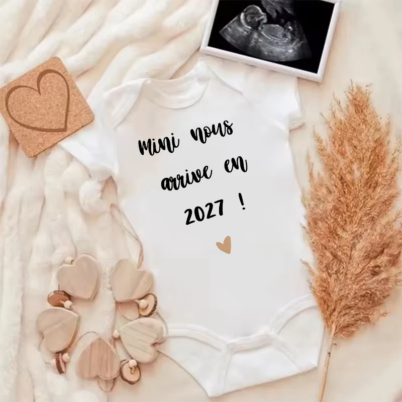 Mini Nous Arrive on 2027 Infant Romper Baby Casual Short Sleeve Jumpsuit Newborn Rompers Pregnancy Reveal Clothes