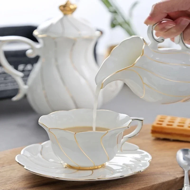 White Porcelain Tea Set Luxury British Style Tea/Coffee Cup Golden Trim Elegant Tea Set for Women