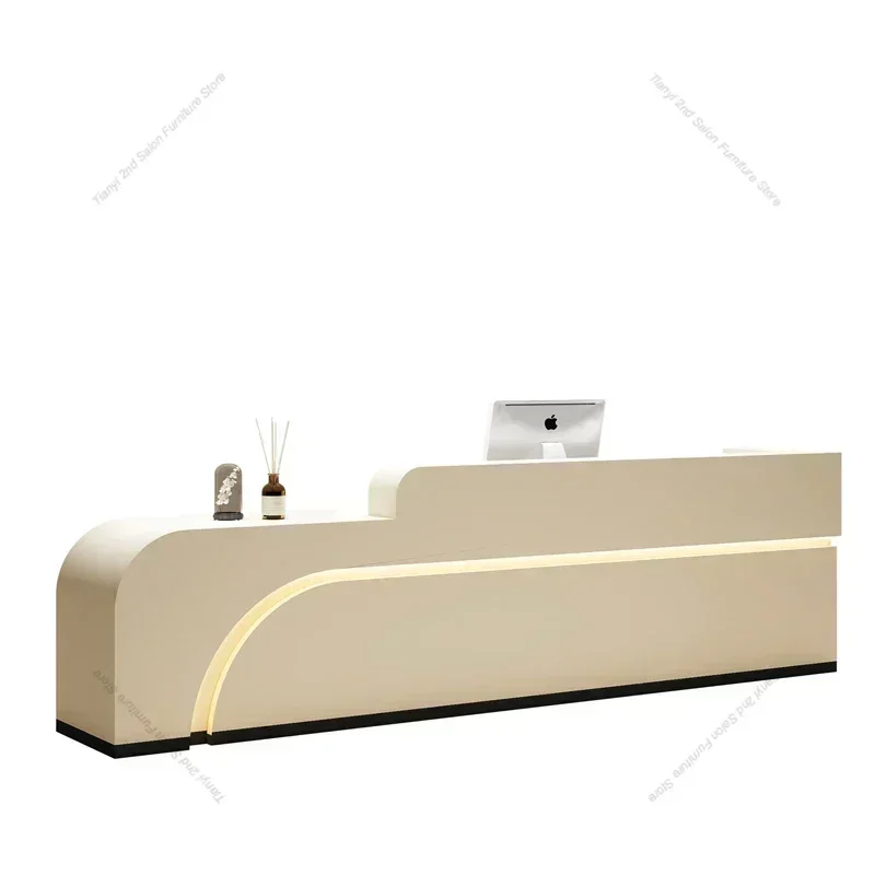 

Мебель для различных деловых людей — простая изогнутая стойка регистрации для магазина одежды, салона красоты, студии йоги, бара, прием компании