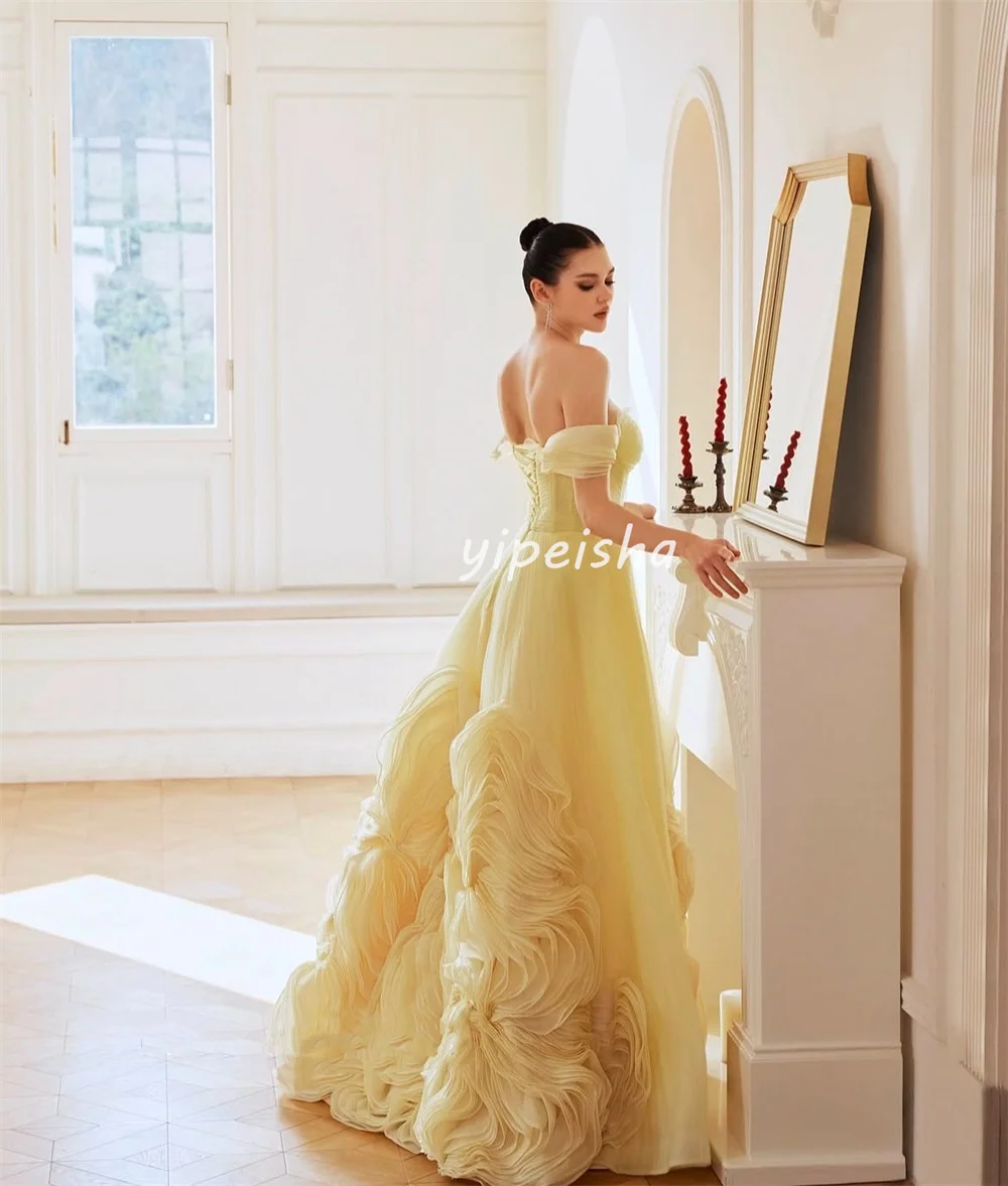 Abiti lunghi personalizzati di alta qualità classici in organza con volant a trapezio con spalle scoperte Abiti da cerimonia su misura Stile moderno formale