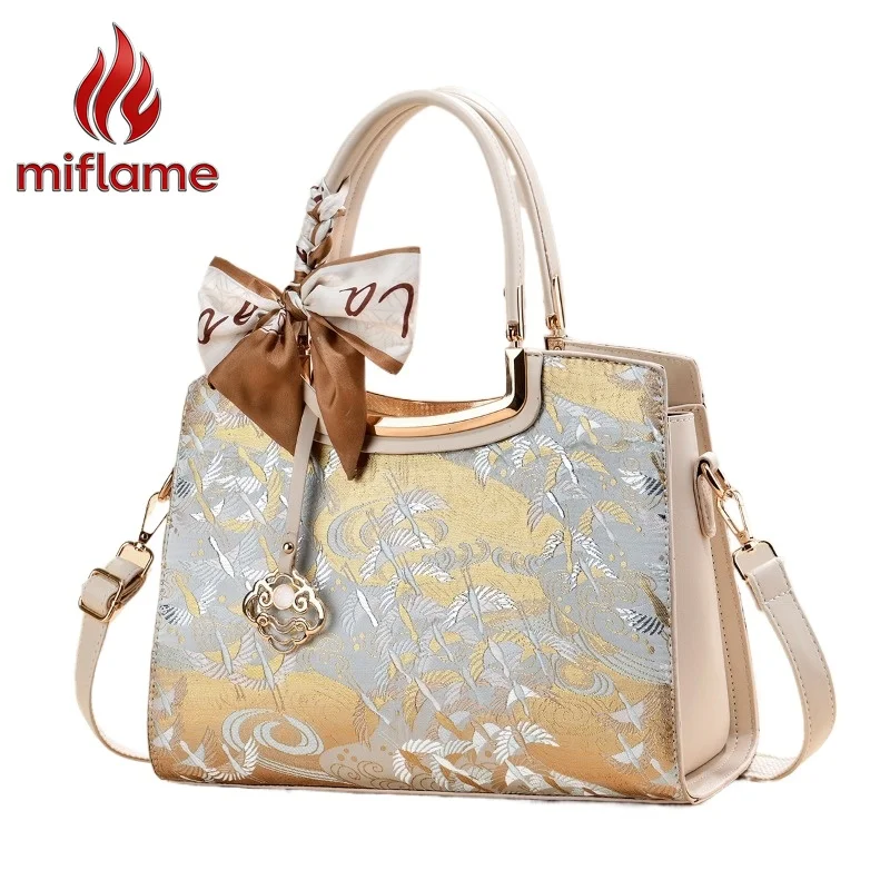 

Women's Tote Bag with Floral Embroidery Lightweight Large Capacity Commuter Shoulder Handbag Chinese Style Daily Work