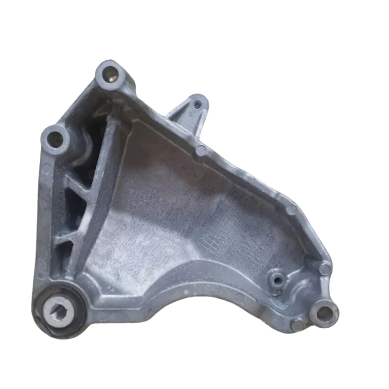 

A2702200006 Me rc ed es Be nz F117 F156 F246 CL A 180 On the engine bracket, upper right