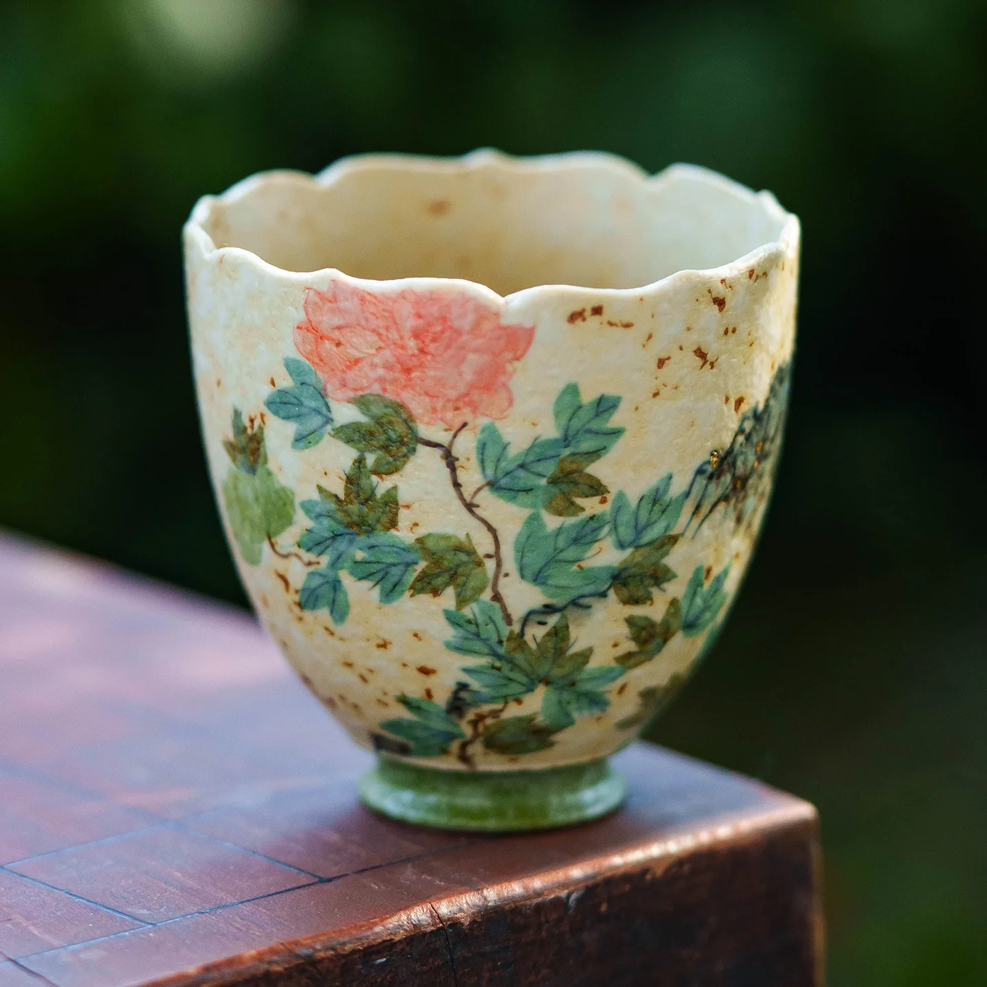 YFY blue and white flint red master cup ceramic cup tea cup single  gold-painted clear rhyme Xia chrysanthemum tea set