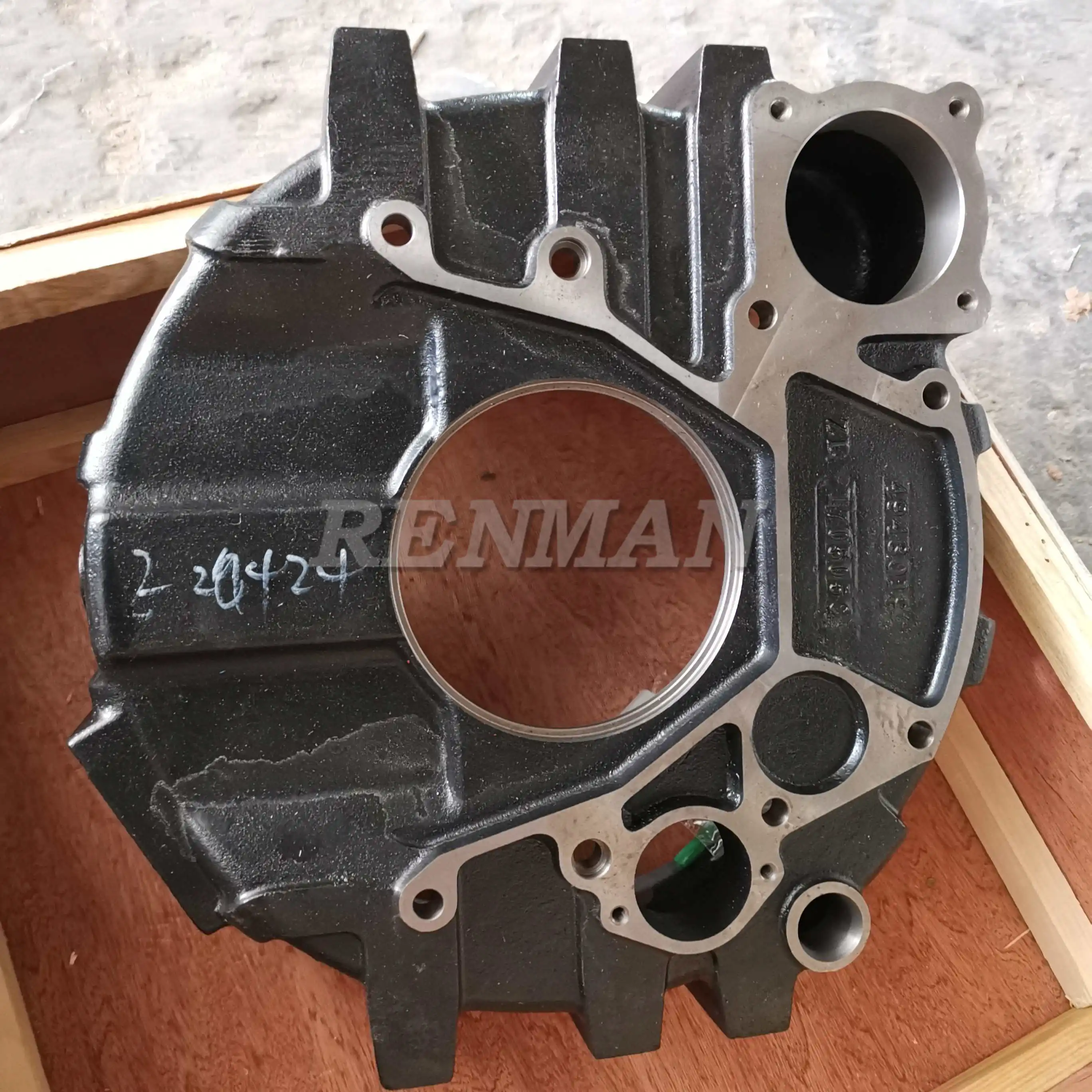 

Cummins 4BT Engine parts Flywheel Housing 4948019 4947579 4947580