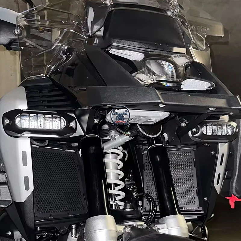 جديد لسيارات BMW R1300GS ADV R 1300 GS Adventure 2024 2025 ملحقات جديدة للدراجات النارية LED مساعد ضوء معدات الحماية غطاء المصباح