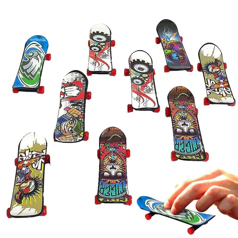 Plastica Mini Skate Finger Skateboarding Fingerboard novità Gag Toys For Boys bambini Skateboard Finger Board regali casuali 1 pz