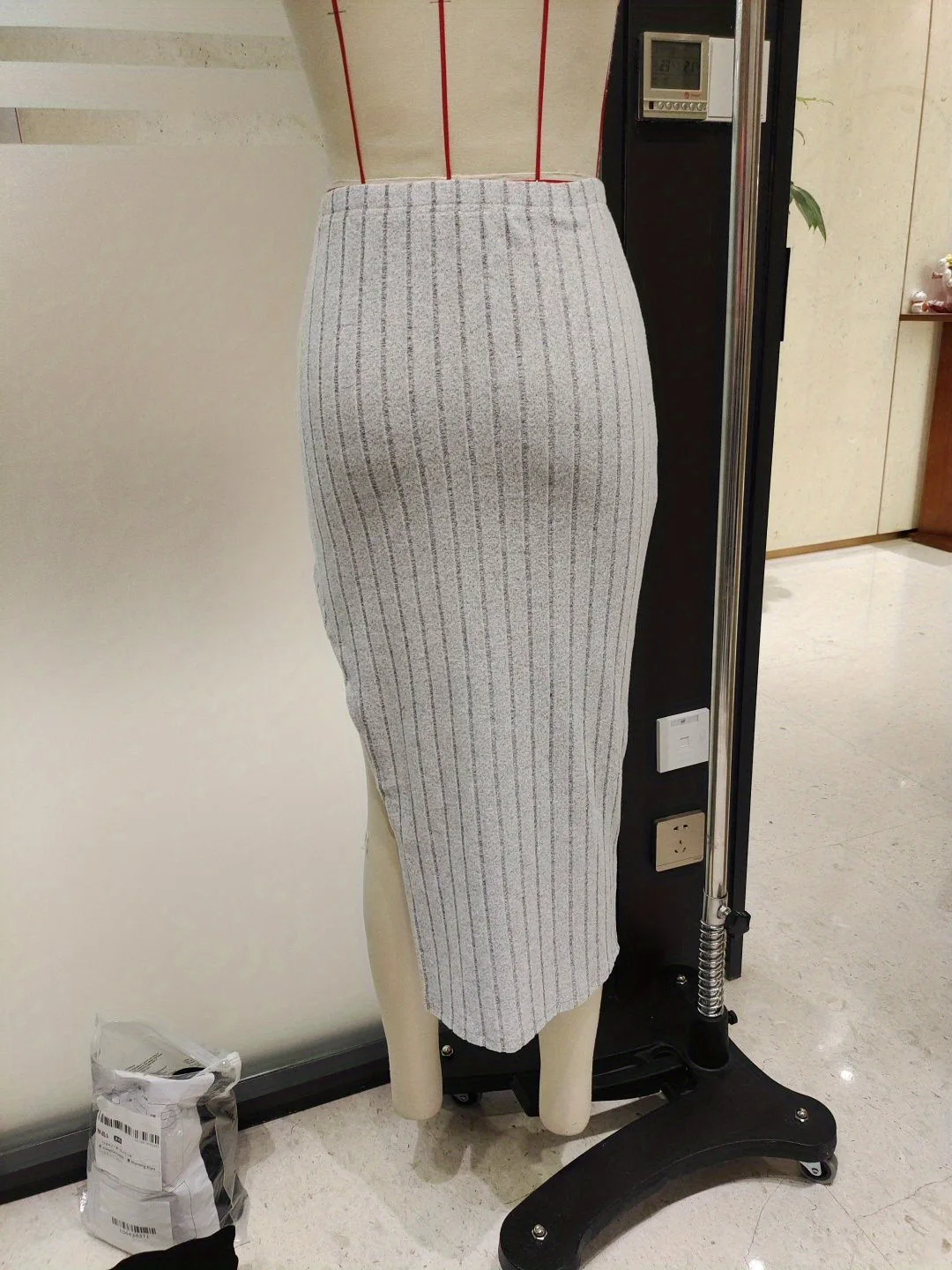 Gonna da donna Set da 2 pezzi Top corto Gonne divise Ensemble Colletto tondo T-shirt Abiti slim Office Lady Autunno 2025