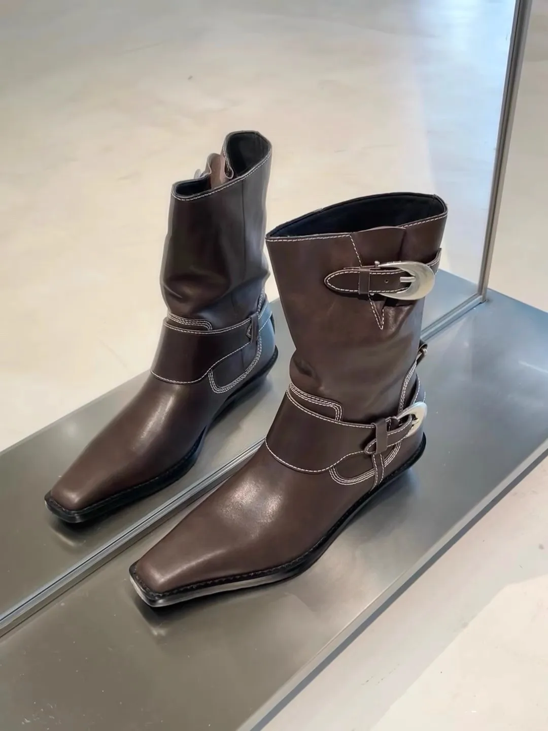 

Belt Buckle Women Ankle Boots Genuine Leather Fashion Cowboy Knight Boots New Retro Luxury Motorcycle Shoes Zapatillas