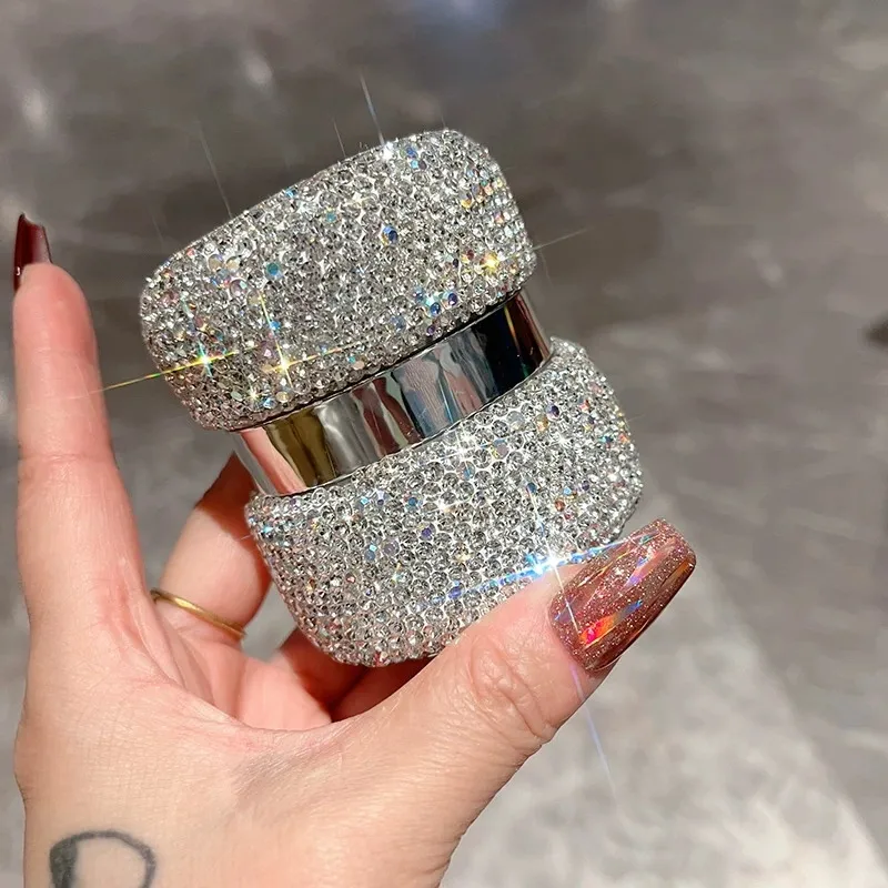 Crème pour le visage en sous-flacon, haute valeur esthétique, lotion brillante incrustée de diamants artificiels, fond de teint liquide en sous-flacon, vide