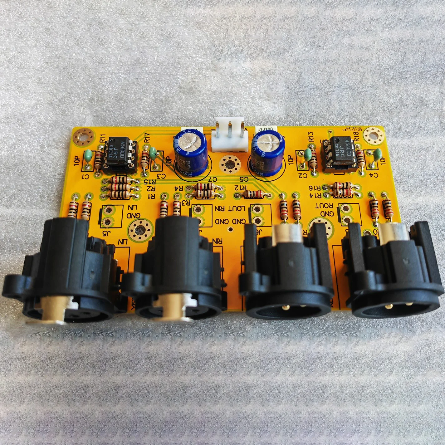 Balance preamp Balanced(XLR) to Unbalanced  (RCA)/ Unbalanced  (RCA) to Balanced(XLR) RCA to XLR  Converter Switch Board