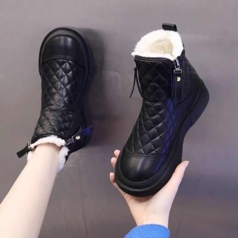 Black Round Toe Waterproof Ladies Shoes Flat Leather Women's Snow Boots Hot Y2k Winter Furry 2025 Novelty Booties on Promotion