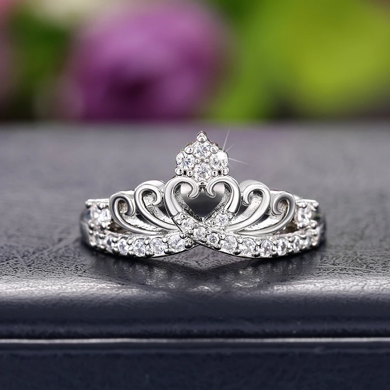 Huitan Luxury Crown Rings for Women Silver Color Fashion Wedding Engagement Rings Daily Wear Party Statement Jewelry Wholesale