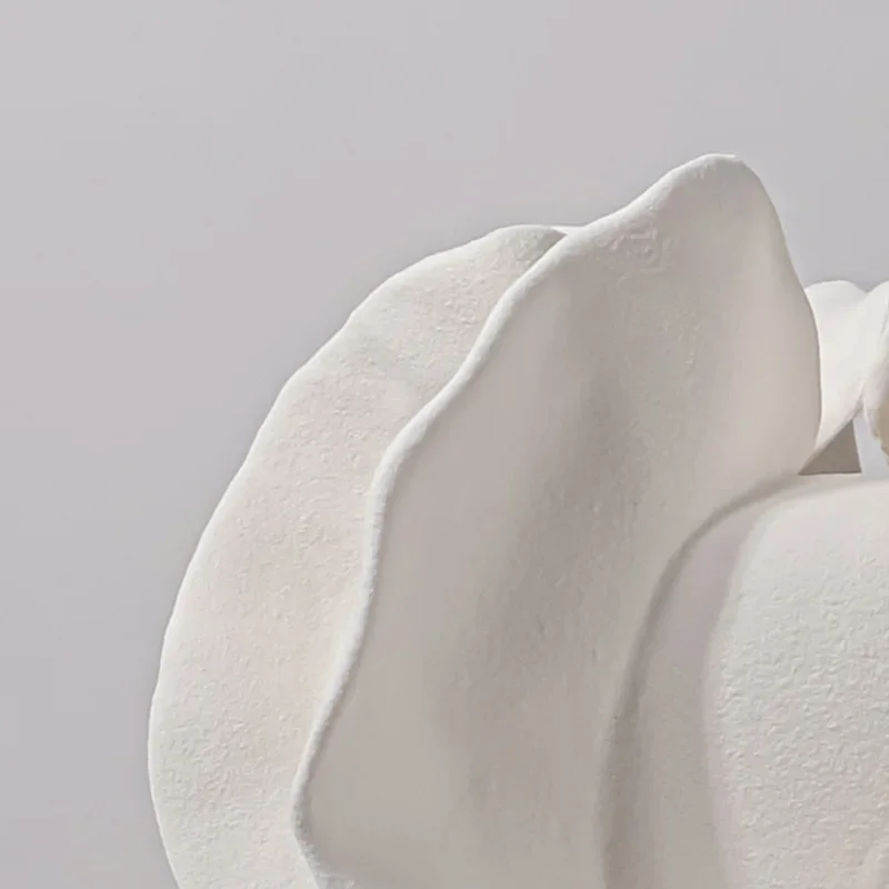 Articoli di fiori di arte del petalo bianco di lusso leggero creativo, ornamento del vaso della casa del soggiorno della sala da pranzo