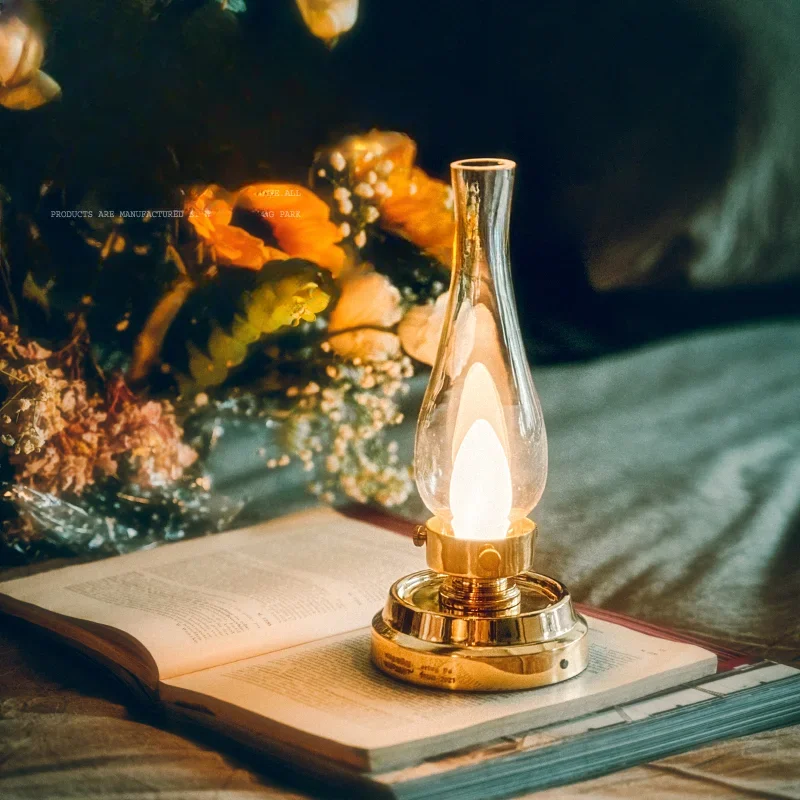 Candlelight desk lamp, retro brass rechargeable kerosene lamp