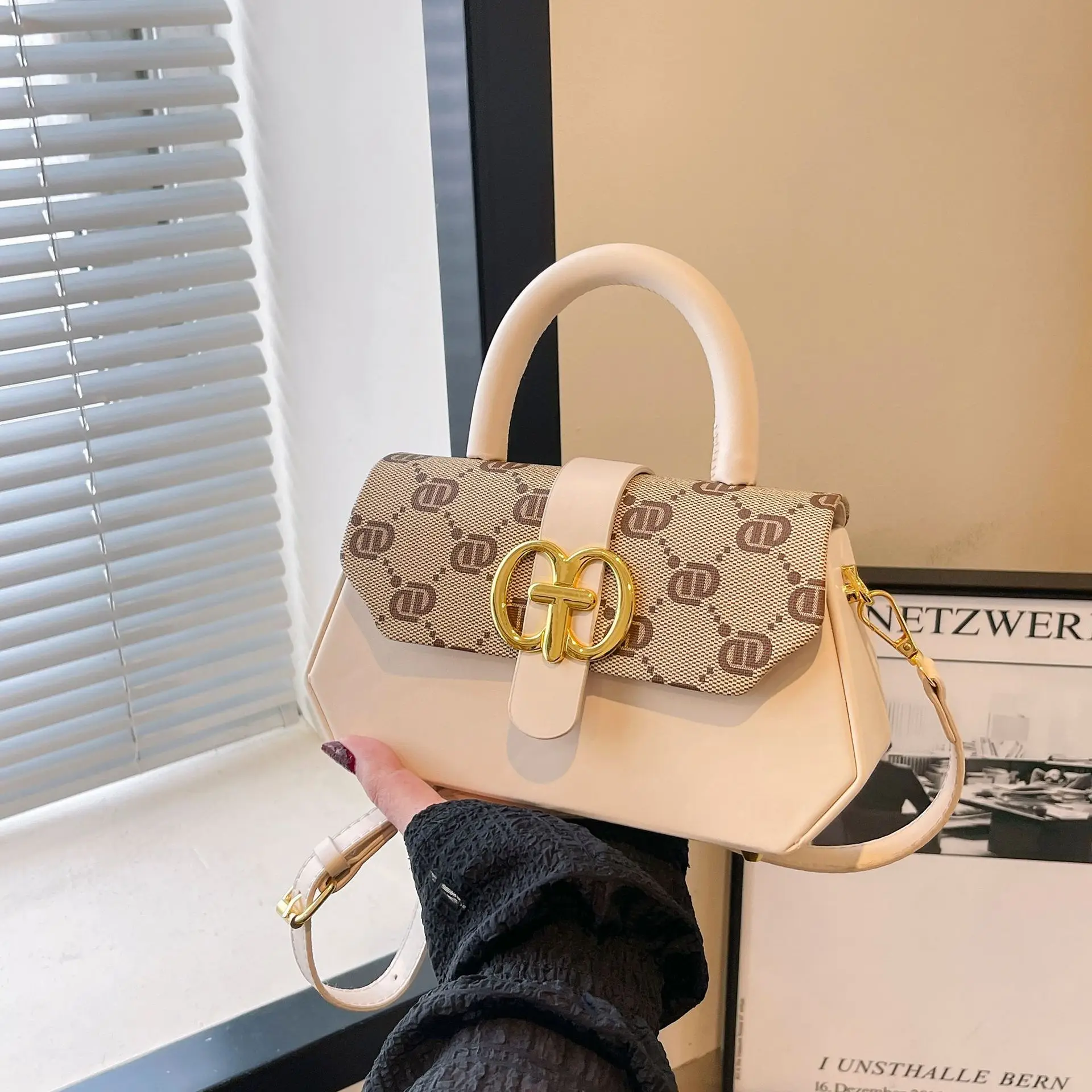 

2025 New Vintage Printed Handbag - High-Quality, Large Capacity, Premium & Versatile Shoulder/Crossbody Bag by Luxury Brand